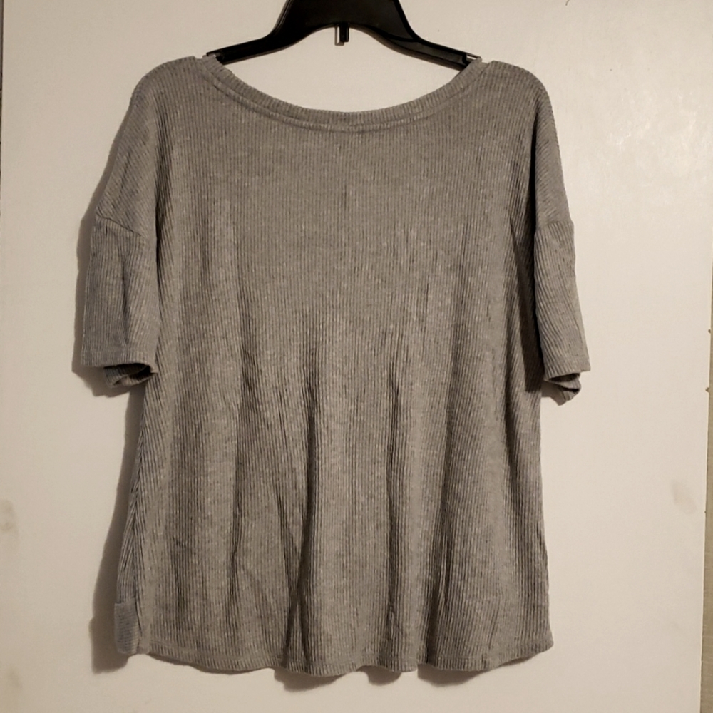 Grey knotted shirt - Picture 2 of 2